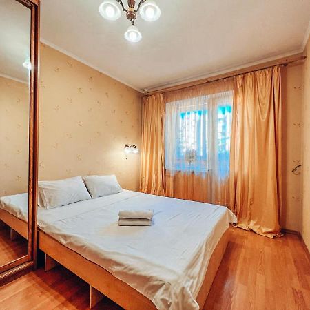 Apartments Near The Exhibition Centre Kiev Exterior foto