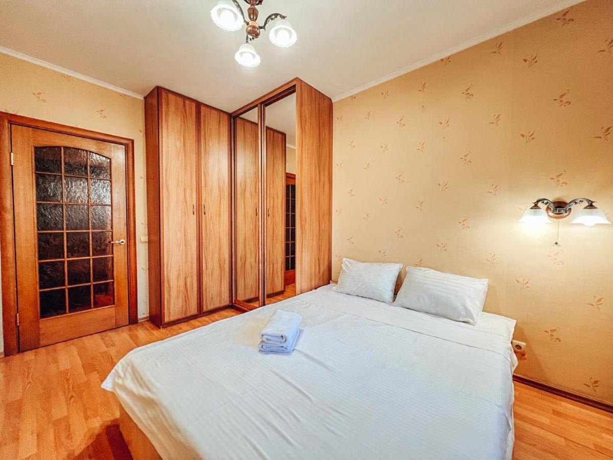 Apartments Near The Exhibition Centre Kiev Exterior foto