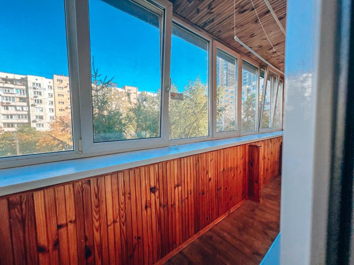 Apartments Near The Exhibition Centre Kiev Exterior foto