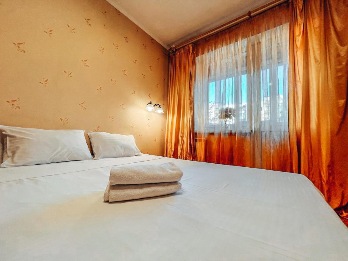 Apartments Near The Exhibition Centre Kiev Exterior foto